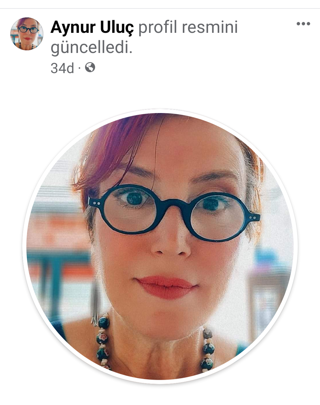 Fotoğrafta bilerek profil resmini güncelledi yazısını kesmedim 