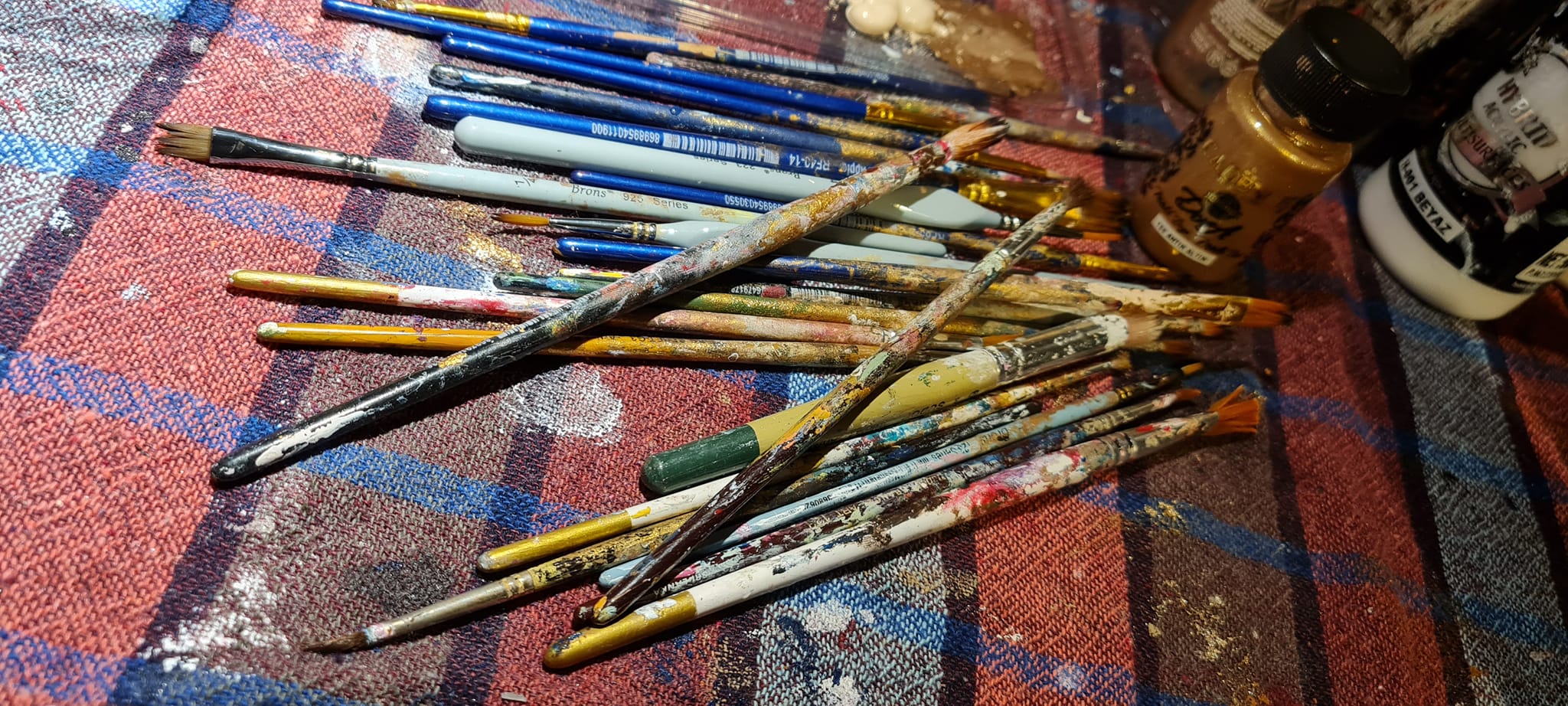 kybele sanat ta yapılan tüm üretimler altı tıp öğrencisine burs sağlıyor