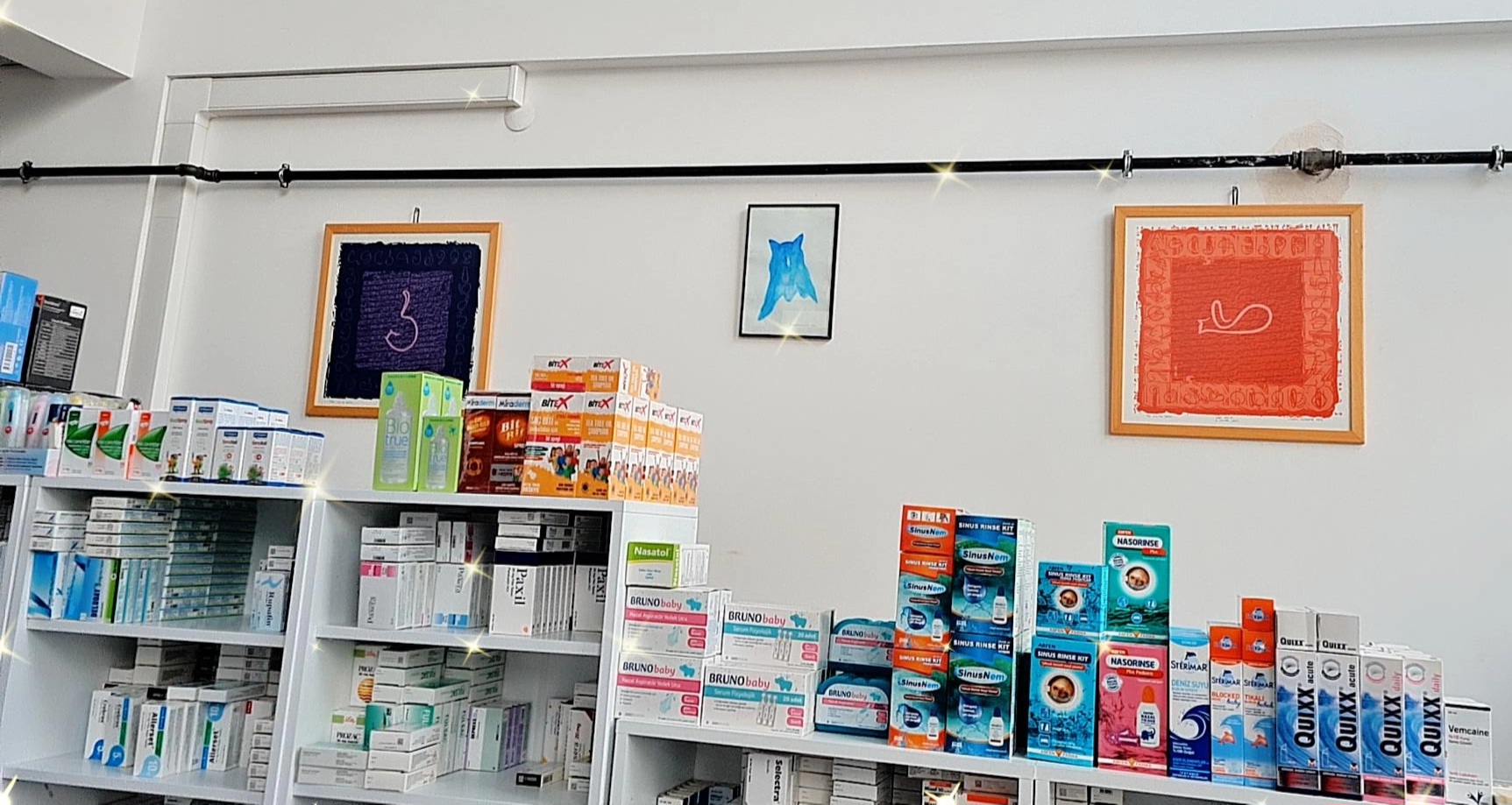 Sanat galerisi gibi eczane...