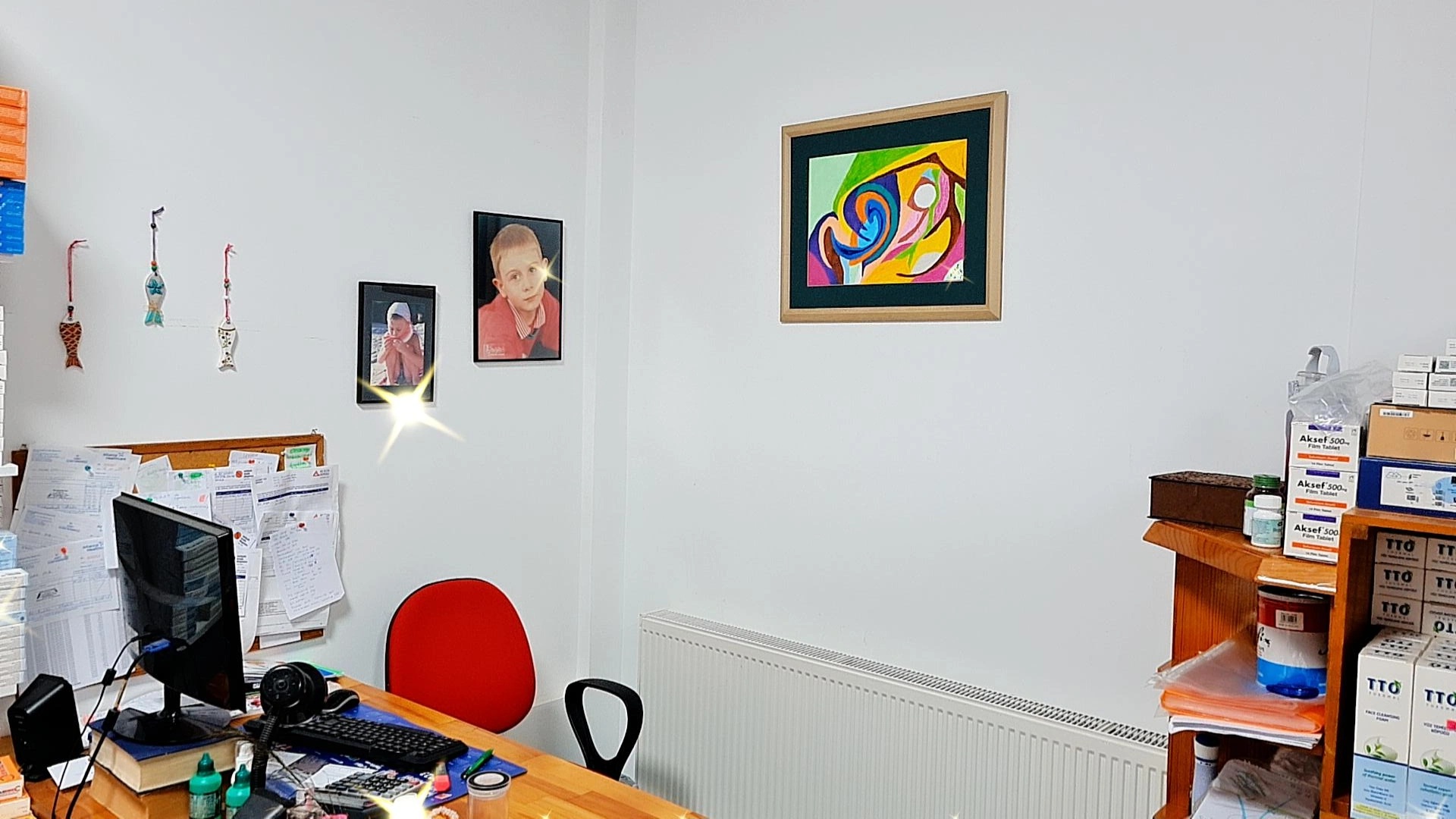 Sanat galerisi gibi eczane...